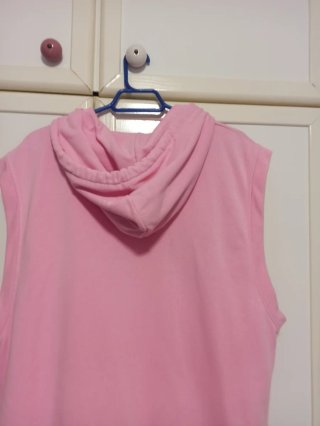 Sudadera sin mangas Bershka PERMANENT RESIDENT