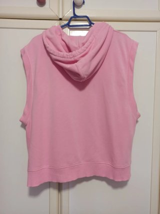 Sudadera sin mangas Bershka PERMANENT RESIDENT