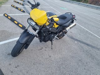 BMW F800R Naked Amarilla