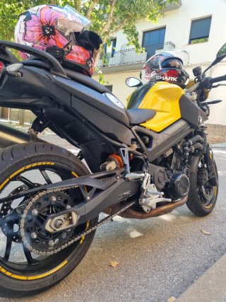 BMW F800R Naked Amarilla