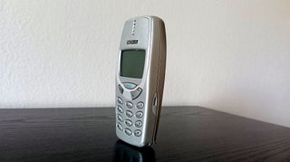 Nokia 3310 Cover Argentata Gray + Batteria Vintage