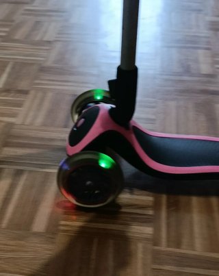 Patinete Globber con luces 3 ruedas