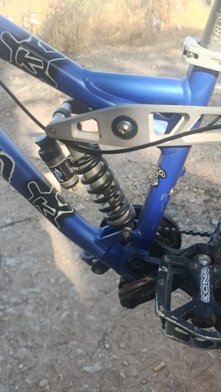 Bicicleta Kona de Descenso