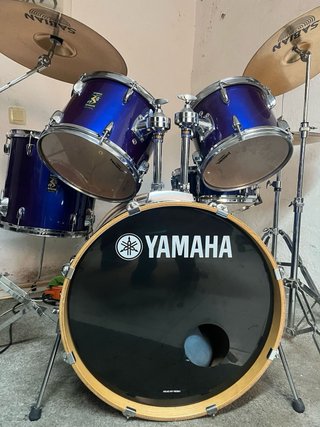 Batería Yamaha Rydeen Azul Eléctrico.