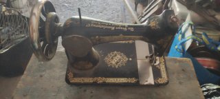 Máquina de coser Singer antigua