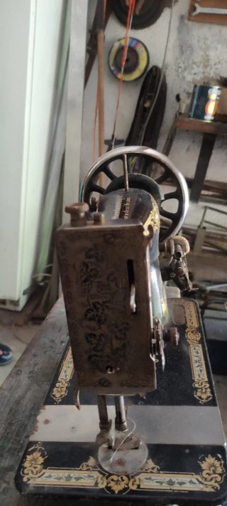 Máquina de coser Singer antigua