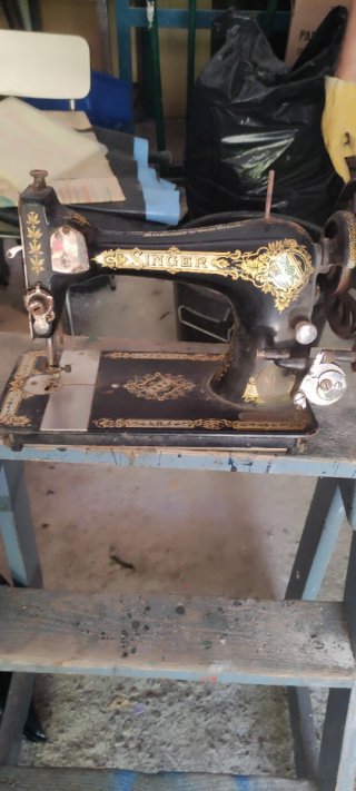 Máquina de coser Singer antigua