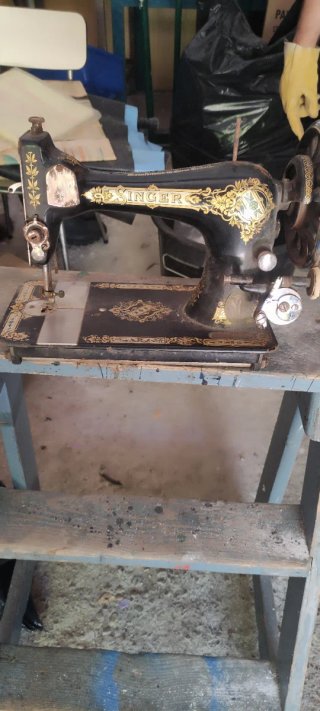 Máquina de coser Singer antigua