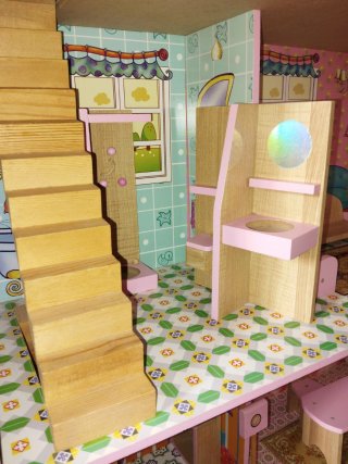 Casita de madera con accesorios