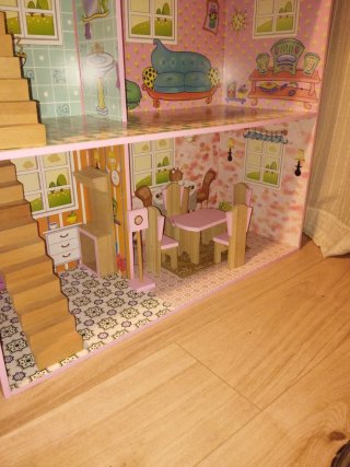 Casita de madera con accesorios