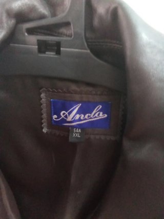 chaqueta de cuero marron ideal para cualquier look