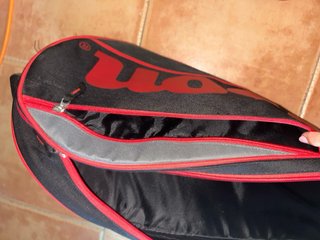 Raquetero Wilson Negro y Rojo