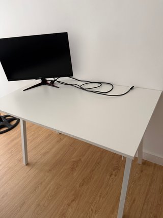 Mesa escritorio IKEA TROTTEN con caballetes