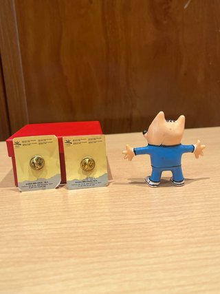 Cobi Barcelona 92 + 2 pins originales