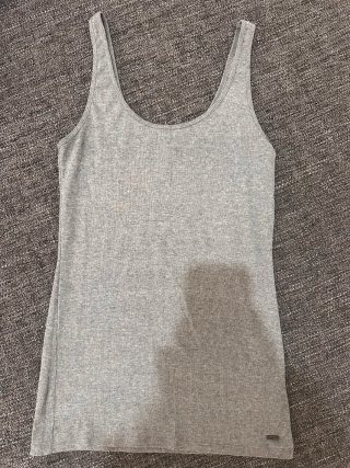Camiseta tirantes Hollister gris