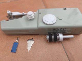 Máquina de coser portátil InnovaGoods