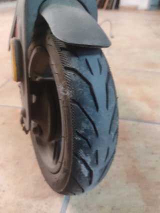 Patinete eléctrico negro