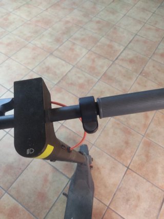 Patinete eléctrico negro