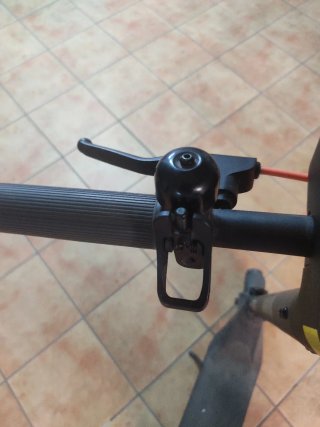 Patinete eléctrico negro