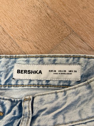 Jeans Bershka a zampa lavaggio chiaro