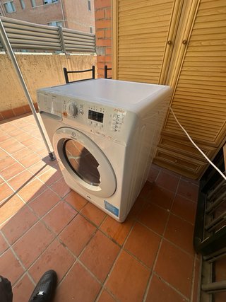 Lavadora blanca con mangueras Como nueva poco uso