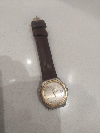 Reloj EFEBE Cuarzo Octogonal Dorado