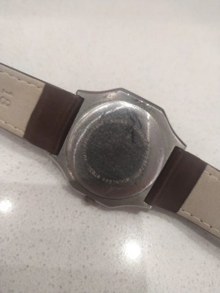 Reloj EFEBE Cuarzo Octogonal Dorado