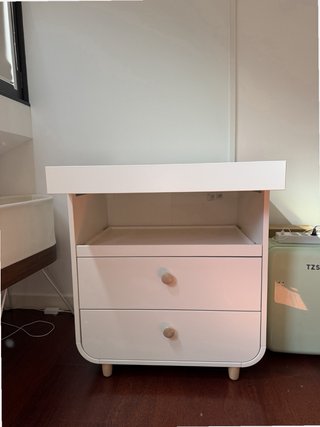 Cambiador IKEA MYLLRA con cajones
