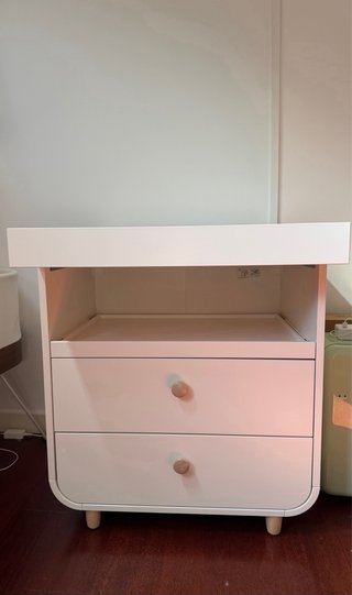 Cambiador IKEA MYLLRA con cajones
