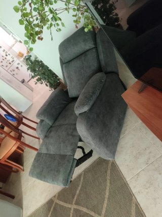 Sillón reclinable gris
