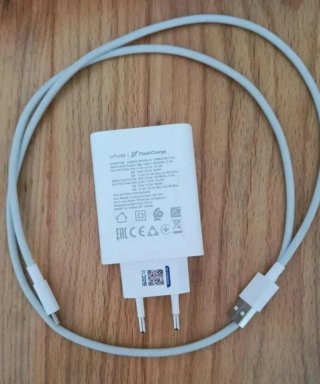 Móvil VIVO V50 LITE (5G) más AURICULARES