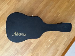 Guitarra Electroacústica Álvarez con Funda rígida