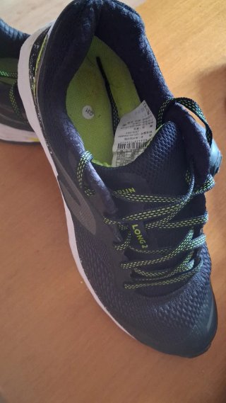 Zapatillas deportivas negras y verdes