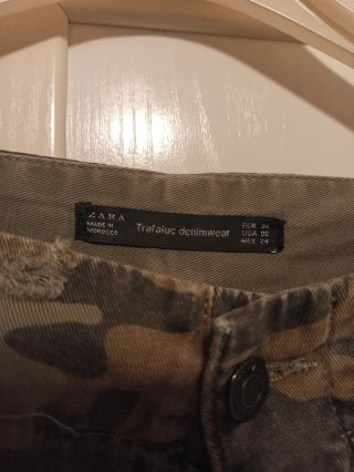 Pantalón Zara Camuflaje Talla M