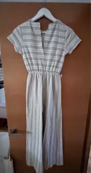 Mono Zara niña rayas beige y blanco. 152cm
