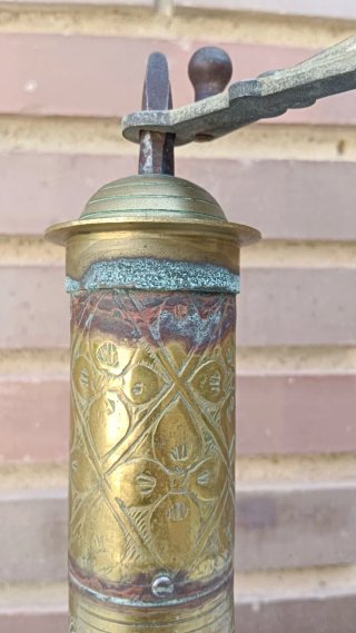 Molinillo de café y especias antiguo estilo turco