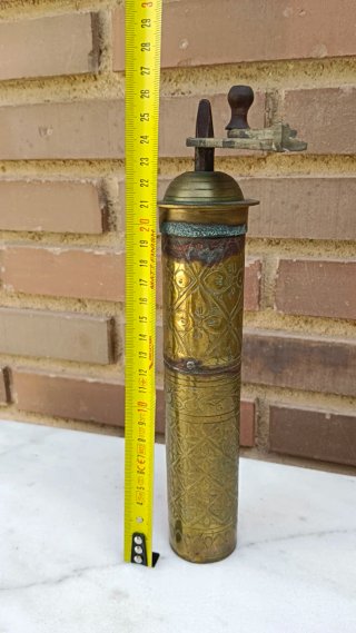 Molinillo de café y especias antiguo estilo turco