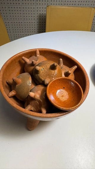 Vajilla de barro 96 piezas + jarras y queimada