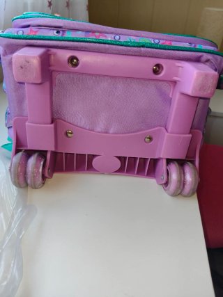 Mochila infantil con ruedas y diseño de caballitos