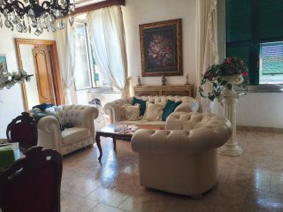 Divano Chesterfield + 2 Poltrone Pelle