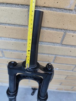 Horquilla Rockshox Judy 29' con bloqueo.