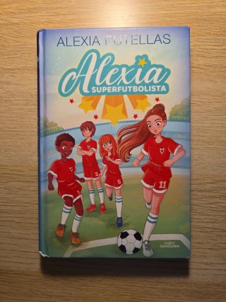 Alexia y las promesas del fútbol / Alexia and t...