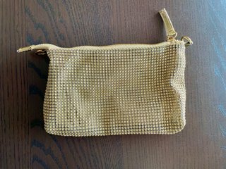 Bolso de fiesta dorado con cremallera