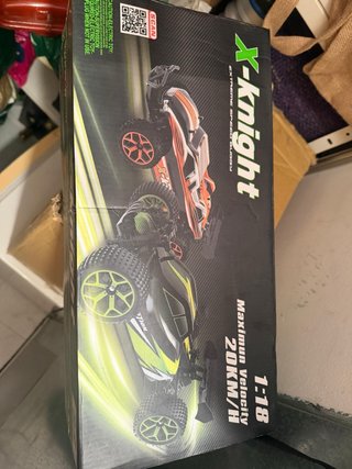 Coche teledirigido X-Knight 1:18