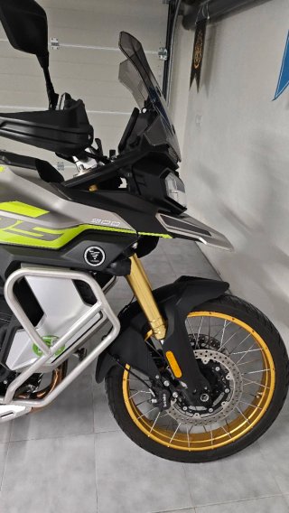 Voge 900 DSX Adventure moto