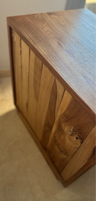 2 Mesitas de noche de madera