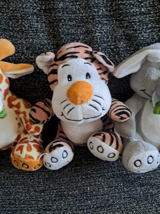 Lote 3 Peluches Jirafa, Tigre y Elefante
