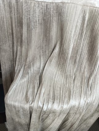 Vestido plisado dorado