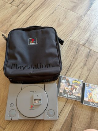 Console PlayStation 1 con borsa