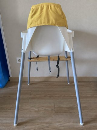 Trona IKEA Antilop con bandeja y accesorios